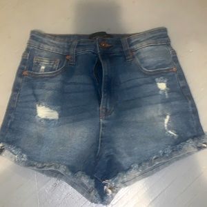 Size 3 Kendall + Kylie Jean Shorts.